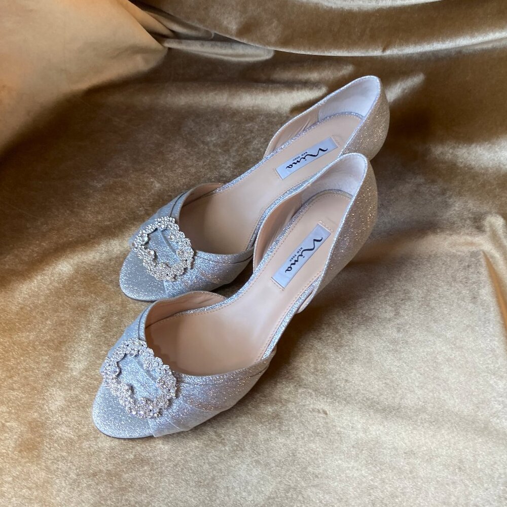 NWB ! NINA Corrine Metallic Rhinestone Peep Toe Evening Pumps